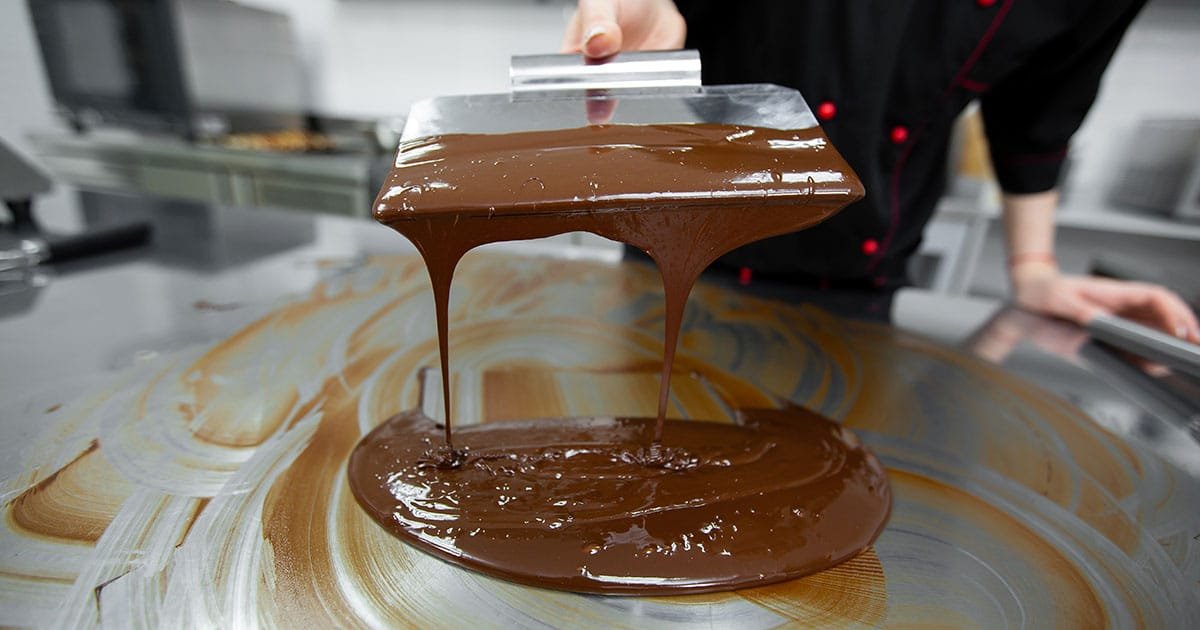 Imagem da fabricação de chocolate proteico Imagem da fabricação de chocolate proteico